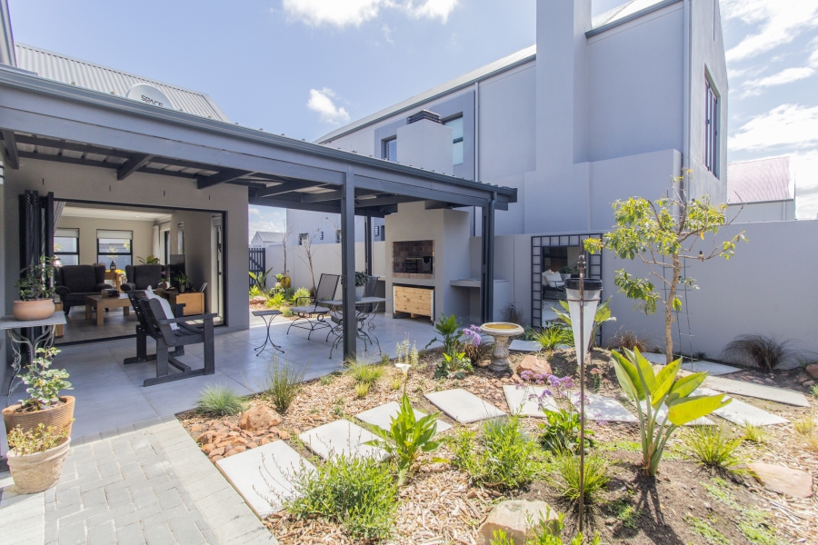 3 Bedroom Property for Sale in Aan de Wijnlanden Western Cape